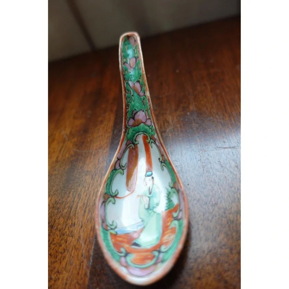 Vintage Chinese Rose Medallion Porcelain Soup Spoon Hand Painted Famille Rose